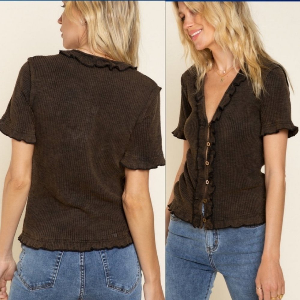 47829 POL Ribbed Ruffled Hem Top - Picture 4 of 6
